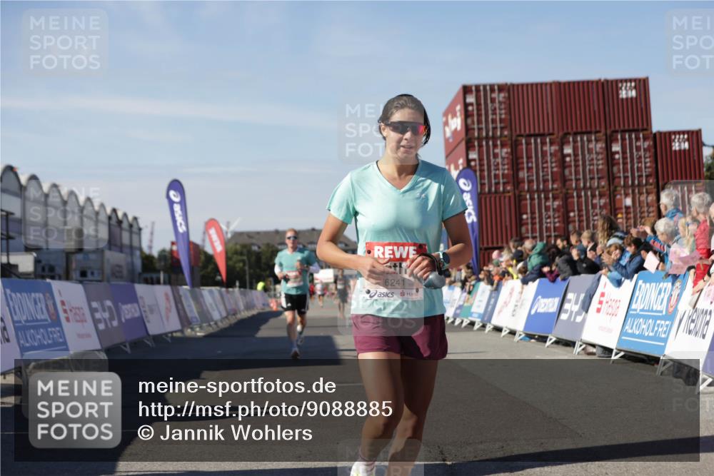 03.10.2025 - Köhlbrandbrückenlauf Jannik Wohlers http://msf.ph/oto/9088885 03.10.2025 12:53:30 Ziel 4029, 4155, 6241, 6656, 6804 meine-sportfotos.de