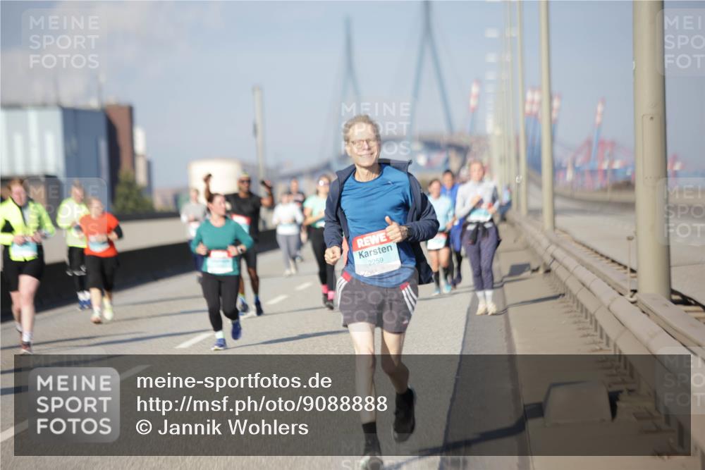 03.10.2025 - Köhlbrandbrückenlauf Jannik Wohlers http://msf.ph/oto/9088888 03.10.2025 10:09:15 Position 3 2259 meine-sportfotos.de