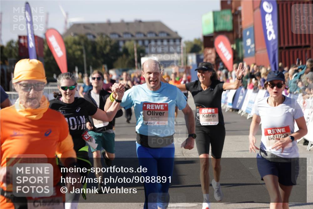 03.10.2025 - Köhlbrandbrückenlauf Jannik Wohlers http://msf.ph/oto/9088891 03.10.2025 13:19:17 Ziel 4143, 4593, 4631, 4632, 4690, 4725, 4727, 4816, 4828, 4876, 4996, 5443, 5451, 5853, 5858, 6057, 6088, 6225, 6226, 6230, 6576 meine-sportfotos.de