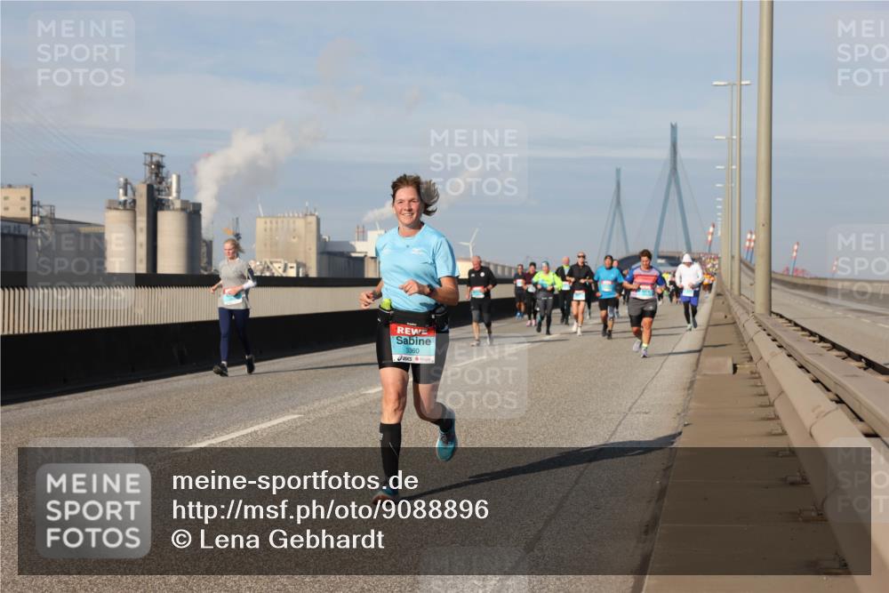 03.10.2025 - Köhlbrandbrückenlauf Lena Gebhardt http://msf.ph/oto/9088896 03.10.2025 10:06:54 Position 2 3360 meine-sportfotos.de