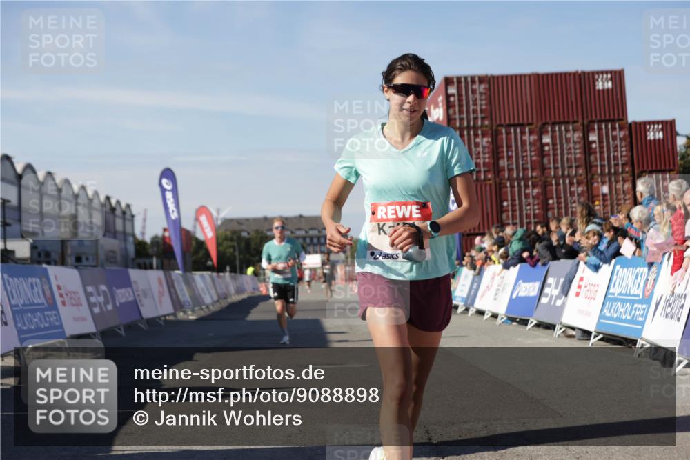 03.10.2025 - Köhlbrandbrückenlauf Jannik Wohlers http://msf.ph/oto/9088898 03.10.2025 12:53:31 Ziel 4029, 4155, 6241, 6656, 6804 meine-sportfotos.de