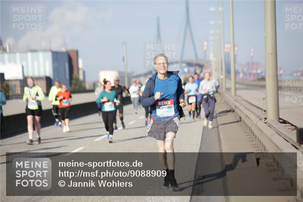03.10.2025 - Köhlbrandbrückenlauf Jannik Wohlers http://msf.ph/oto/9088909 03.10.2025 10:09:15 Position 3 2259 meine-sportfotos.de