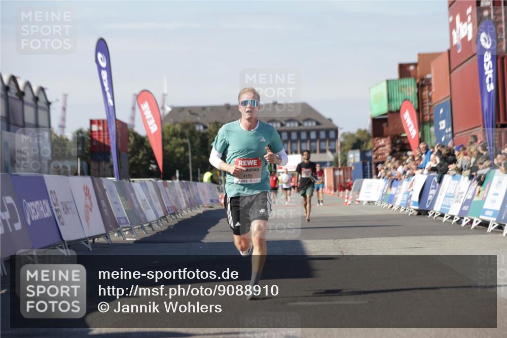 03.10.2025 - Köhlbrandbrückenlauf Jannik Wohlers http://msf.ph/oto/9088910 03.10.2025 12:53:32 Ziel 4029, 4155, 6241, 6656, 6804 meine-sportfotos.de