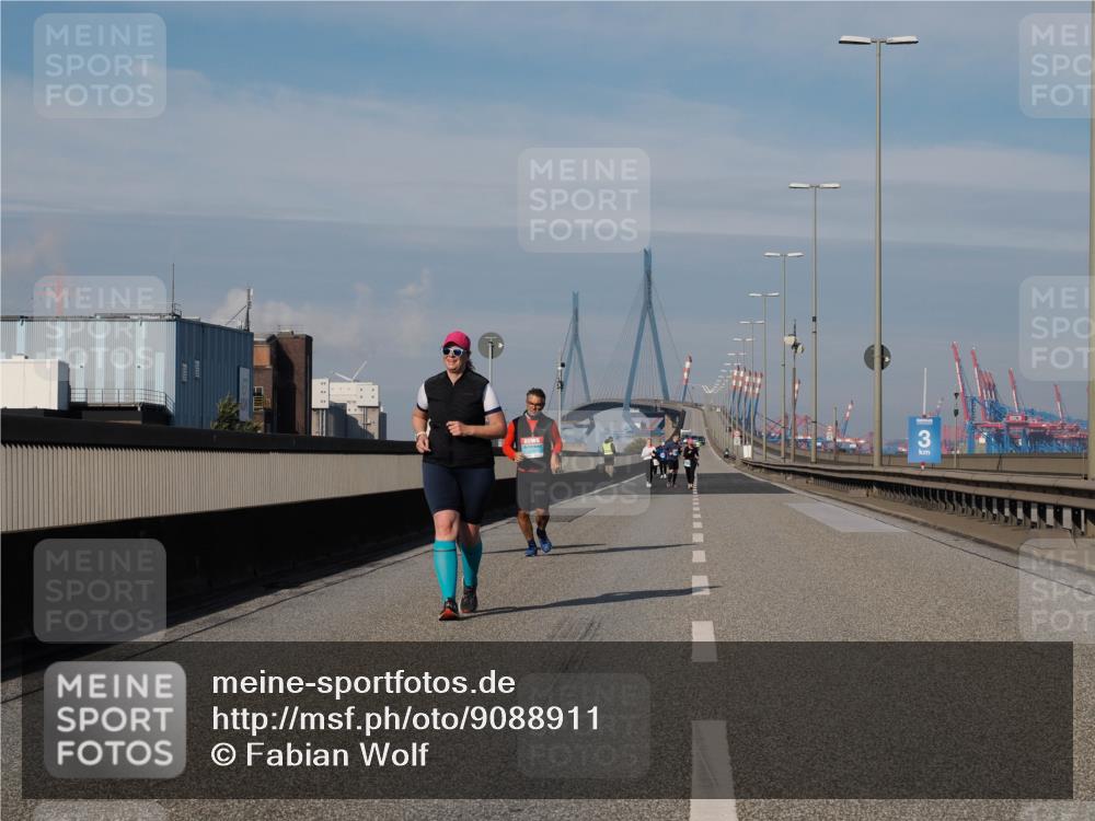 03.10.2025 - Köhlbrandbrückenlauf Fabian Wolf http://msf.ph/oto/9088911 03.10.2025 10:24:38 Position 3  meine-sportfotos.de