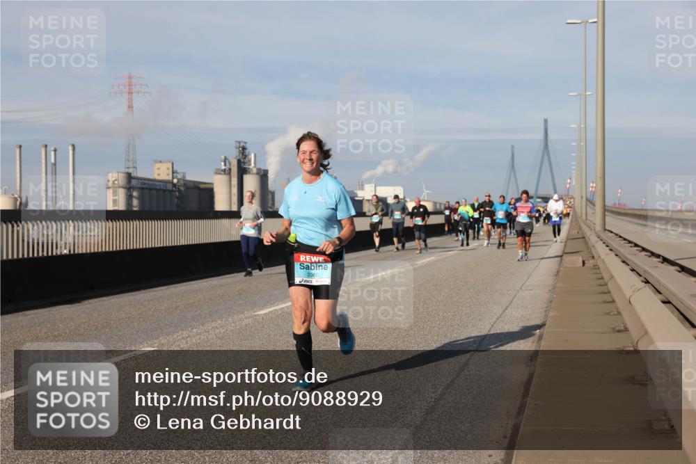 03.10.2025 - Köhlbrandbrückenlauf Lena Gebhardt http://msf.ph/oto/9088929 03.10.2025 10:06:55 Position 2 3360 meine-sportfotos.de
