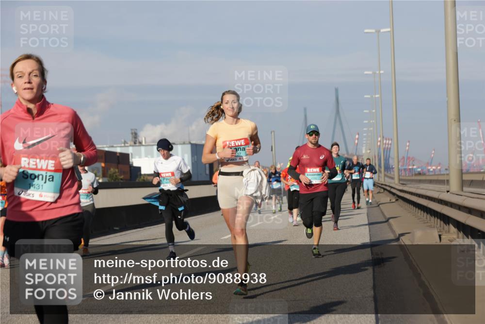 03.10.2025 - Köhlbrandbrückenlauf Jannik Wohlers http://msf.ph/oto/9088938 03.10.2025 09:58:23 Position 3 1431, 37, 1770 meine-sportfotos.de