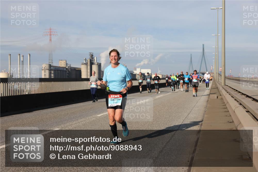03.10.2025 - Köhlbrandbrückenlauf Lena Gebhardt http://msf.ph/oto/9088943 03.10.2025 10:06:55 Position 2 3360 meine-sportfotos.de