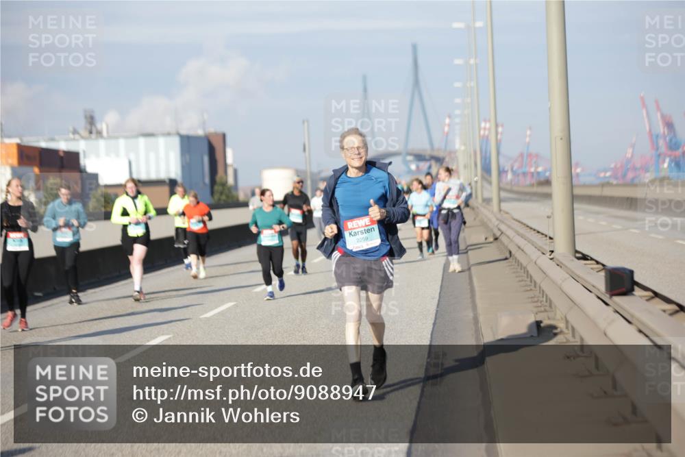 03.10.2025 - Köhlbrandbrückenlauf Jannik Wohlers http://msf.ph/oto/9088947 03.10.2025 10:09:15 Position 3 2259 meine-sportfotos.de