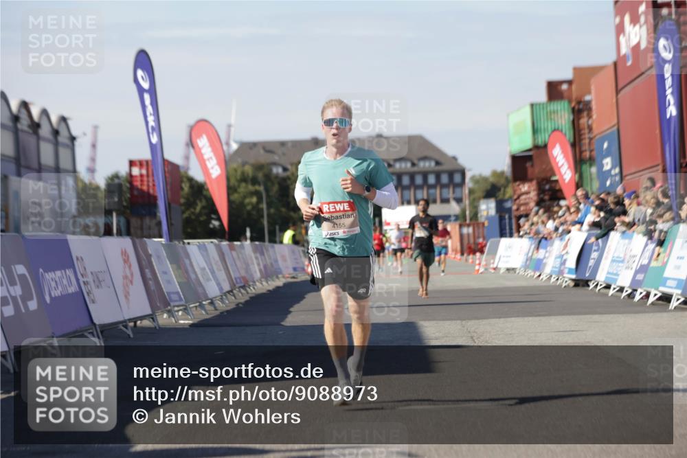 03.10.2025 - Köhlbrandbrückenlauf Jannik Wohlers http://msf.ph/oto/9088973 03.10.2025 12:53:32 Ziel 4029, 4155, 6241, 6656, 6804 meine-sportfotos.de