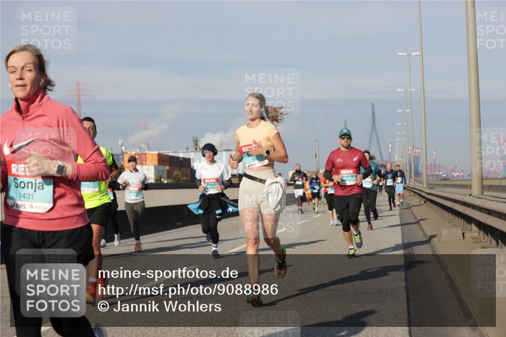 03.10.2025 - Köhlbrandbrückenlauf Jannik Wohlers http://msf.ph/oto/9088986 03.10.2025 09:58:24 Position 3 1431, 2110, 143 meine-sportfotos.de