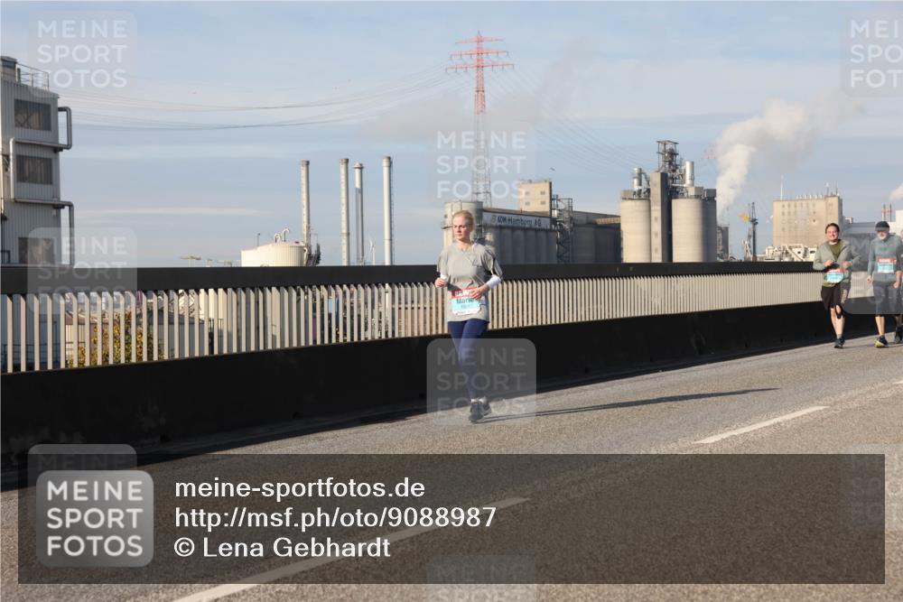 03.10.2025 - Köhlbrandbrückenlauf Lena Gebhardt http://msf.ph/oto/9088987 03.10.2025 10:06:57 Position 2  meine-sportfotos.de