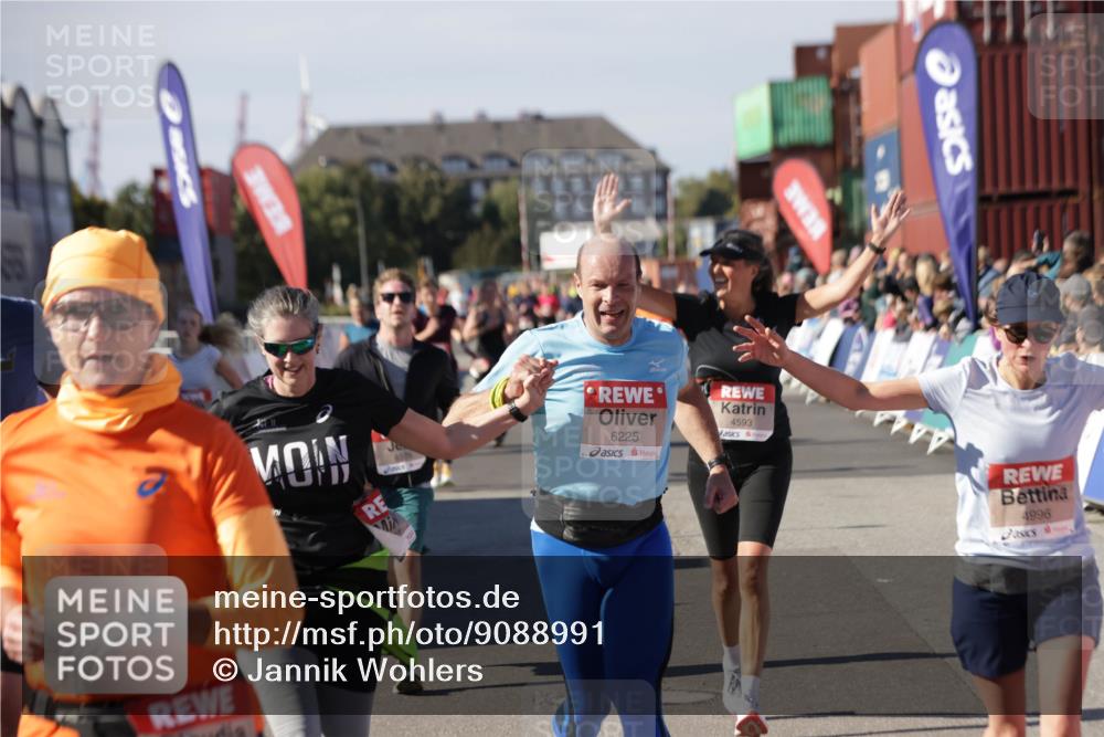 03.10.2025 - Köhlbrandbrückenlauf Jannik Wohlers http://msf.ph/oto/9088991 03.10.2025 13:19:17 Ziel 4143, 4593, 4631, 4632, 4690, 4725, 4727, 4816, 4828, 4876, 4996, 5443, 5451, 5853, 5858, 6057, 6088, 6225, 6226, 6230, 6576 meine-sportfotos.de