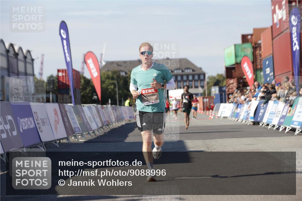 03.10.2025 - Köhlbrandbrückenlauf Jannik Wohlers http://msf.ph/oto/9088996 03.10.2025 12:53:32 Ziel 4029, 4155, 6241, 6656, 6804 meine-sportfotos.de