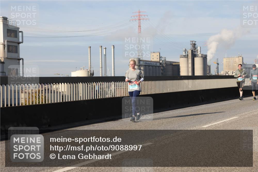 03.10.2025 - Köhlbrandbrückenlauf Lena Gebhardt http://msf.ph/oto/9088997 03.10.2025 10:06:57 Position 2  meine-sportfotos.de
