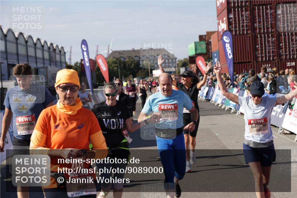 03.10.2025 - Köhlbrandbrückenlauf Jannik Wohlers http://msf.ph/oto/9089000 03.10.2025 13:19:18 Ziel 4143, 4593, 4631, 4632, 4690, 4725, 4727, 4816, 4828, 4876, 4996, 5443, 5451, 5853, 5858, 6057, 6088, 6225, 6226, 6230, 6576 meine-sportfotos.de