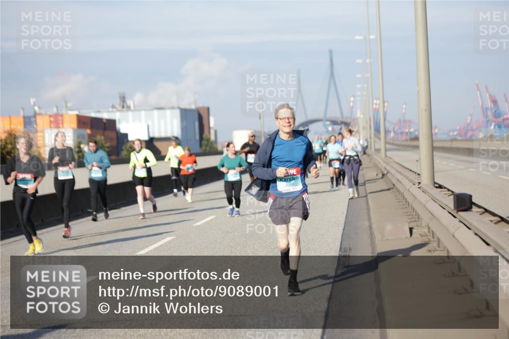 03.10.2025 - Köhlbrandbrückenlauf Jannik Wohlers http://msf.ph/oto/9089001 03.10.2025 10:09:16 Position 3 2259 meine-sportfotos.de