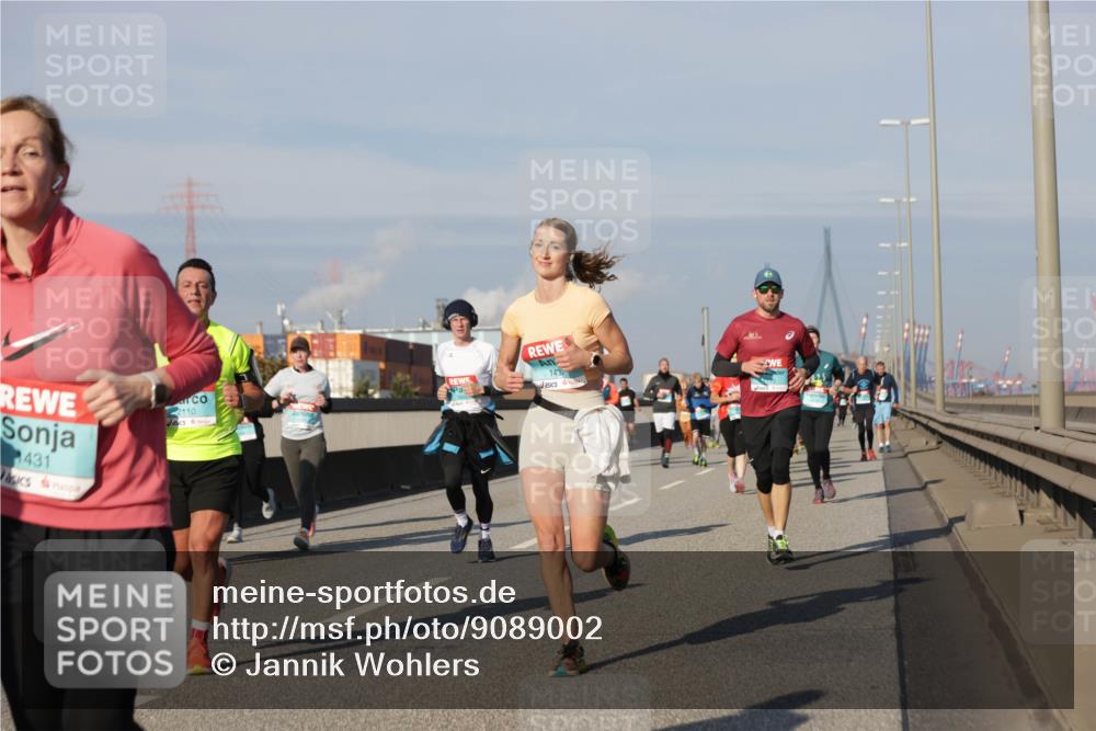 03.10.2025 - Köhlbrandbrückenlauf Jannik Wohlers http://msf.ph/oto/9089002 03.10.2025 09:58:24 Position 3 1431, 2110, 143 meine-sportfotos.de