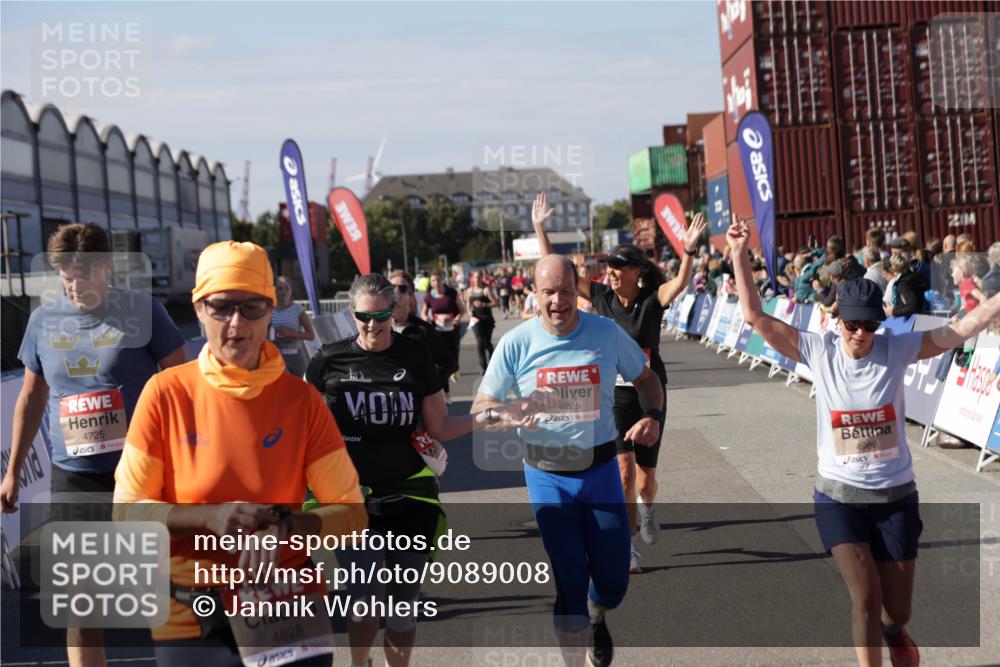 03.10.2025 - Köhlbrandbrückenlauf Jannik Wohlers http://msf.ph/oto/9089008 03.10.2025 13:19:18 Ziel 4143, 4593, 4631, 4632, 4690, 4725, 4727, 4816, 4828, 4876, 4996, 5443, 5451, 5853, 5858, 6057, 6088, 6225, 6226, 6230, 6576 meine-sportfotos.de