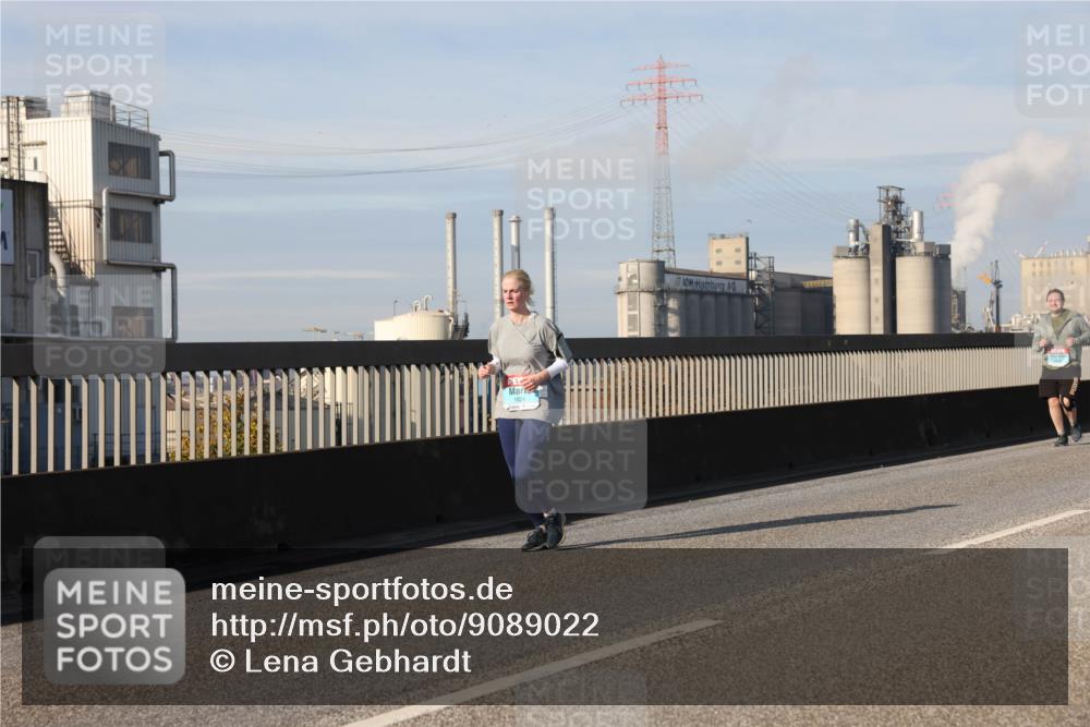 03.10.2025 - Köhlbrandbrückenlauf Lena Gebhardt http://msf.ph/oto/9089022 03.10.2025 10:06:58 Position 2 1824 meine-sportfotos.de