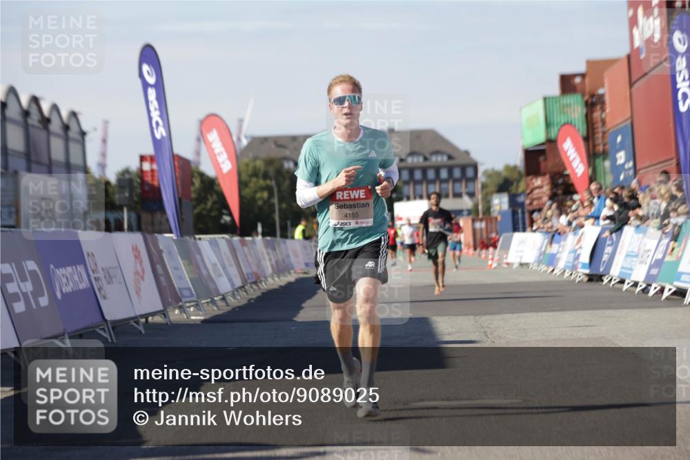 03.10.2025 - Köhlbrandbrückenlauf Jannik Wohlers http://msf.ph/oto/9089025 03.10.2025 12:53:32 Ziel 4029, 4155, 6241, 6656, 6804 meine-sportfotos.de