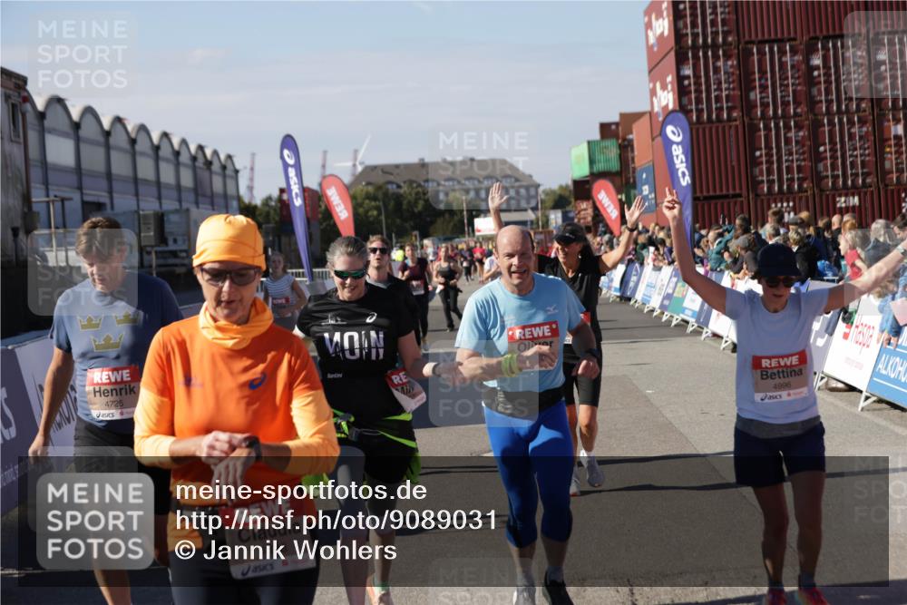 03.10.2025 - Köhlbrandbrückenlauf Jannik Wohlers http://msf.ph/oto/9089031 03.10.2025 13:19:18 Ziel 4143, 4593, 4631, 4632, 4690, 4725, 4727, 4816, 4828, 4876, 4996, 5443, 5451, 5853, 5858, 6057, 6088, 6225, 6226, 6230, 6576 meine-sportfotos.de