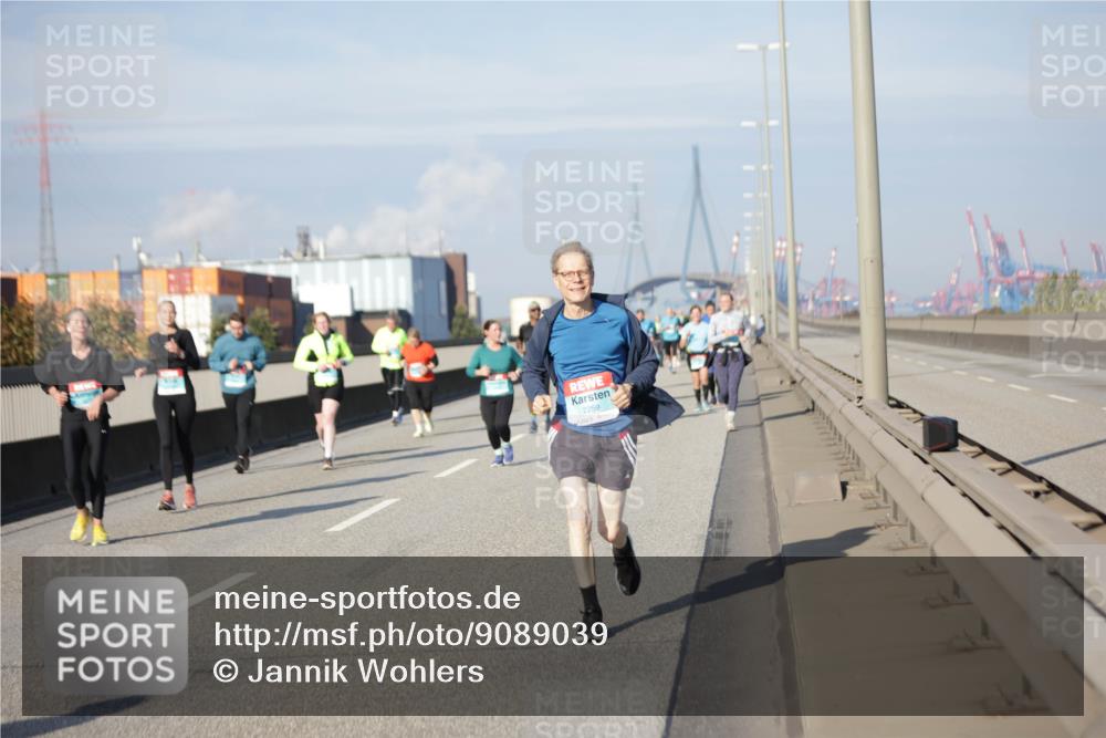 03.10.2025 - Köhlbrandbrückenlauf Jannik Wohlers http://msf.ph/oto/9089039 03.10.2025 10:09:16 Position 3 2259 meine-sportfotos.de