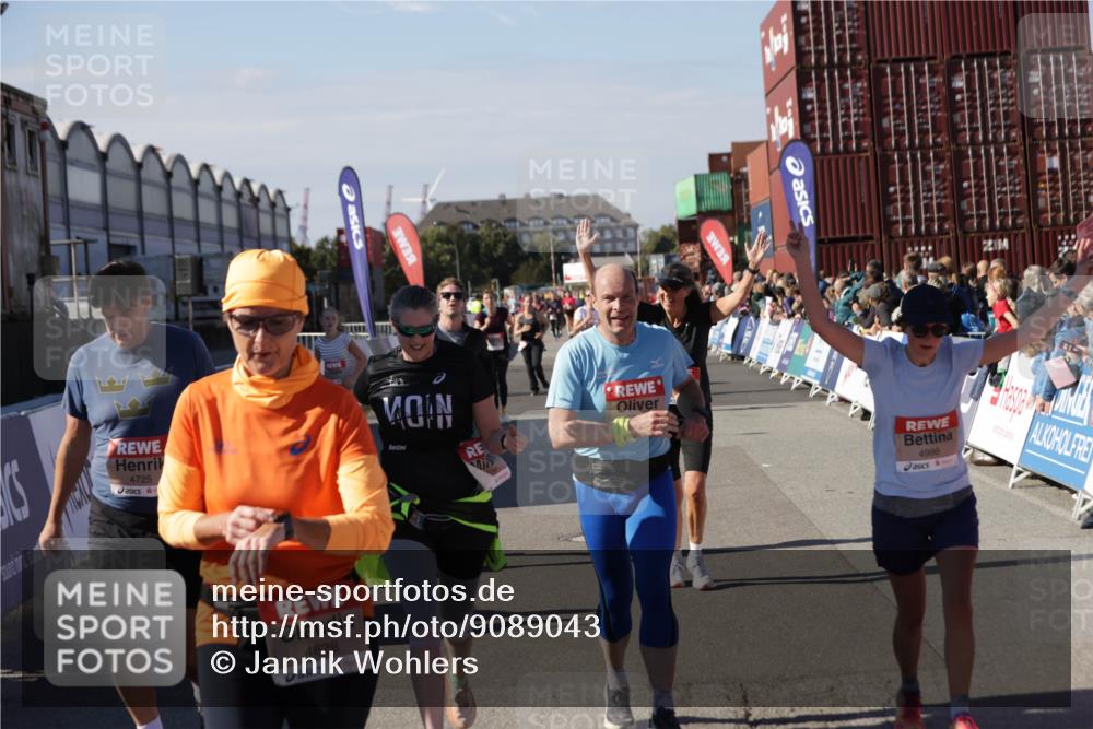 03.10.2025 - Köhlbrandbrückenlauf Jannik Wohlers http://msf.ph/oto/9089043 03.10.2025 13:19:18 Ziel 4143, 4593, 4631, 4632, 4690, 4725, 4727, 4816, 4828, 4876, 4996, 5443, 5451, 5853, 5858, 6057, 6088, 6225, 6226, 6230, 6576 meine-sportfotos.de