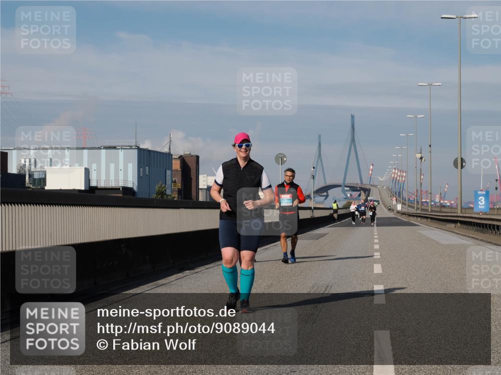 03.10.2025 - Köhlbrandbrückenlauf Fabian Wolf http://msf.ph/oto/9089044 03.10.2025 10:24:40 Position 3 3 meine-sportfotos.de