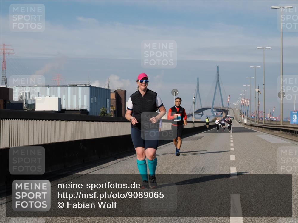 03.10.2025 - Köhlbrandbrückenlauf Fabian Wolf http://msf.ph/oto/9089065 03.10.2025 10:24:41 Position 3 3 meine-sportfotos.de