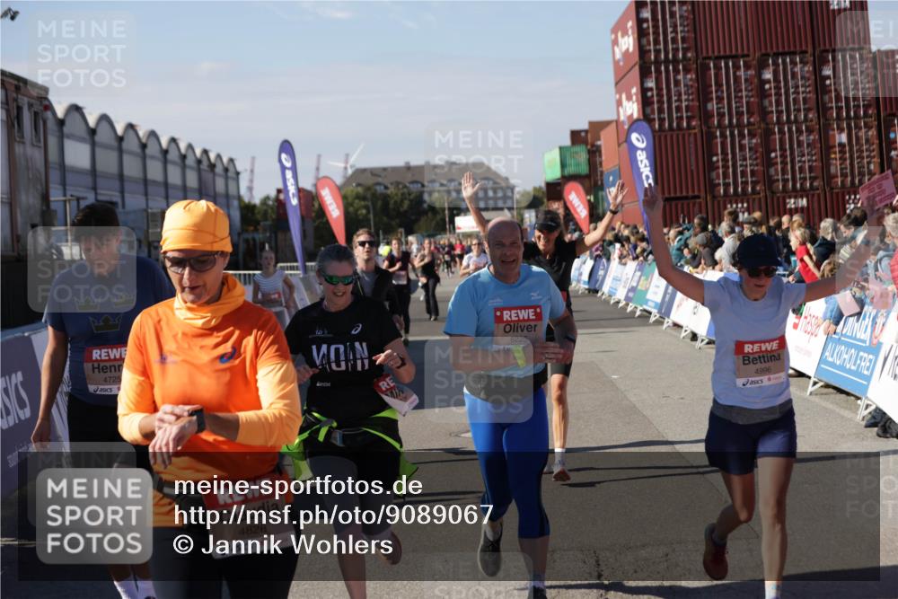 03.10.2025 - Köhlbrandbrückenlauf Jannik Wohlers http://msf.ph/oto/9089067 03.10.2025 13:19:18 Ziel 4143, 4593, 4631, 4632, 4690, 4725, 4727, 4816, 4828, 4876, 4996, 5443, 5451, 5853, 5858, 6057, 6088, 6225, 6226, 6230, 6576 meine-sportfotos.de