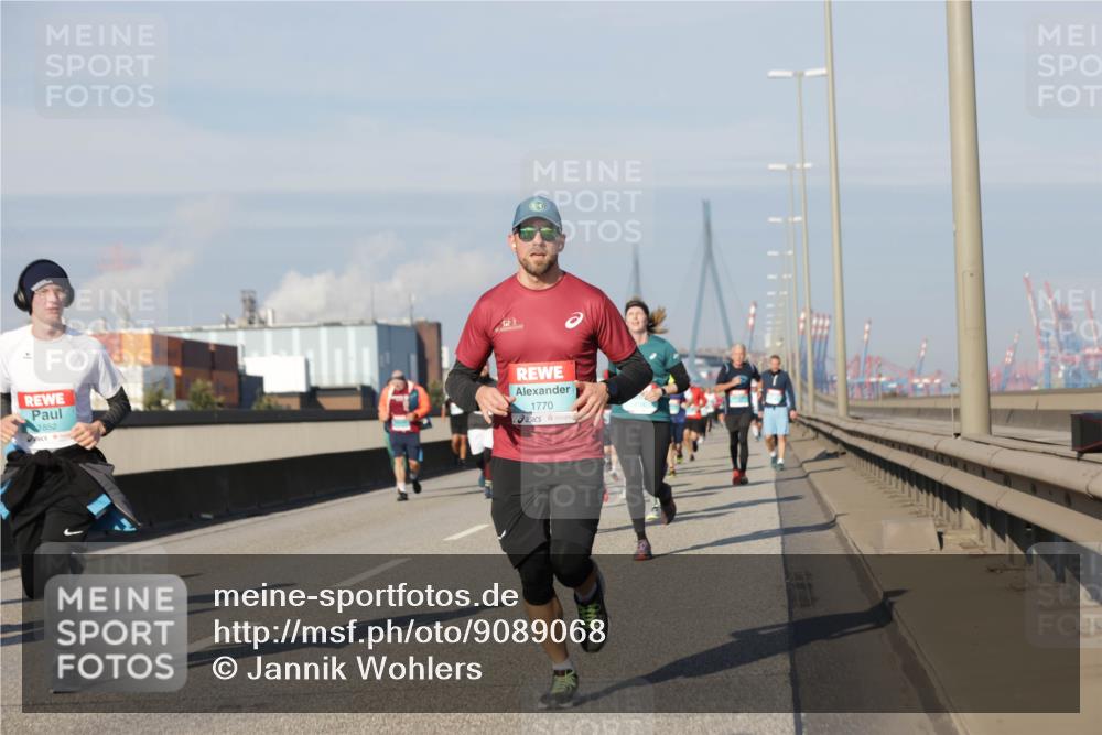 03.10.2025 - Köhlbrandbrückenlauf Jannik Wohlers http://msf.ph/oto/9089068 03.10.2025 09:58:25 Position 3 1852, 1770 meine-sportfotos.de