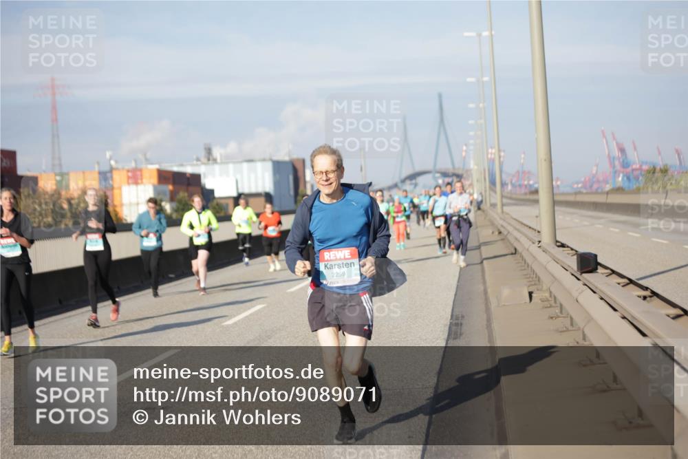 03.10.2025 - Köhlbrandbrückenlauf Jannik Wohlers http://msf.ph/oto/9089071 03.10.2025 10:09:17 Position 3 2259 meine-sportfotos.de