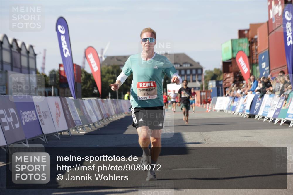 03.10.2025 - Köhlbrandbrückenlauf Jannik Wohlers http://msf.ph/oto/9089072 03.10.2025 12:53:32 Ziel 4029, 4155, 6241, 6656, 6804 meine-sportfotos.de