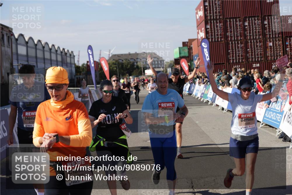 03.10.2025 - Köhlbrandbrückenlauf Jannik Wohlers http://msf.ph/oto/9089076 03.10.2025 13:19:18 Ziel 4143, 4593, 4631, 4632, 4690, 4725, 4727, 4816, 4828, 4876, 4996, 5443, 5451, 5853, 5858, 6057, 6088, 6225, 6226, 6230, 6576 meine-sportfotos.de