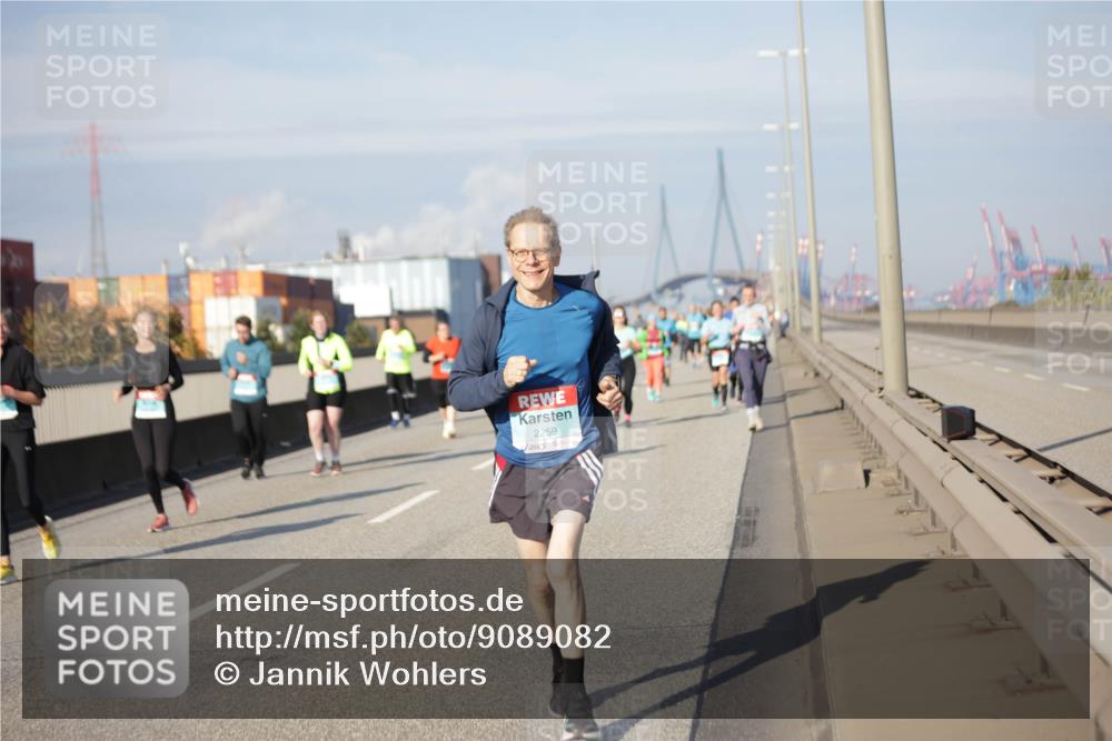 03.10.2025 - Köhlbrandbrückenlauf Jannik Wohlers http://msf.ph/oto/9089082 03.10.2025 10:09:17 Position 3 2259 meine-sportfotos.de