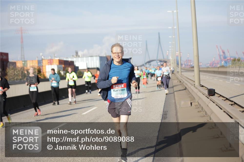 03.10.2025 - Köhlbrandbrückenlauf Jannik Wohlers http://msf.ph/oto/9089088 03.10.2025 10:09:17 Position 3 2259 meine-sportfotos.de