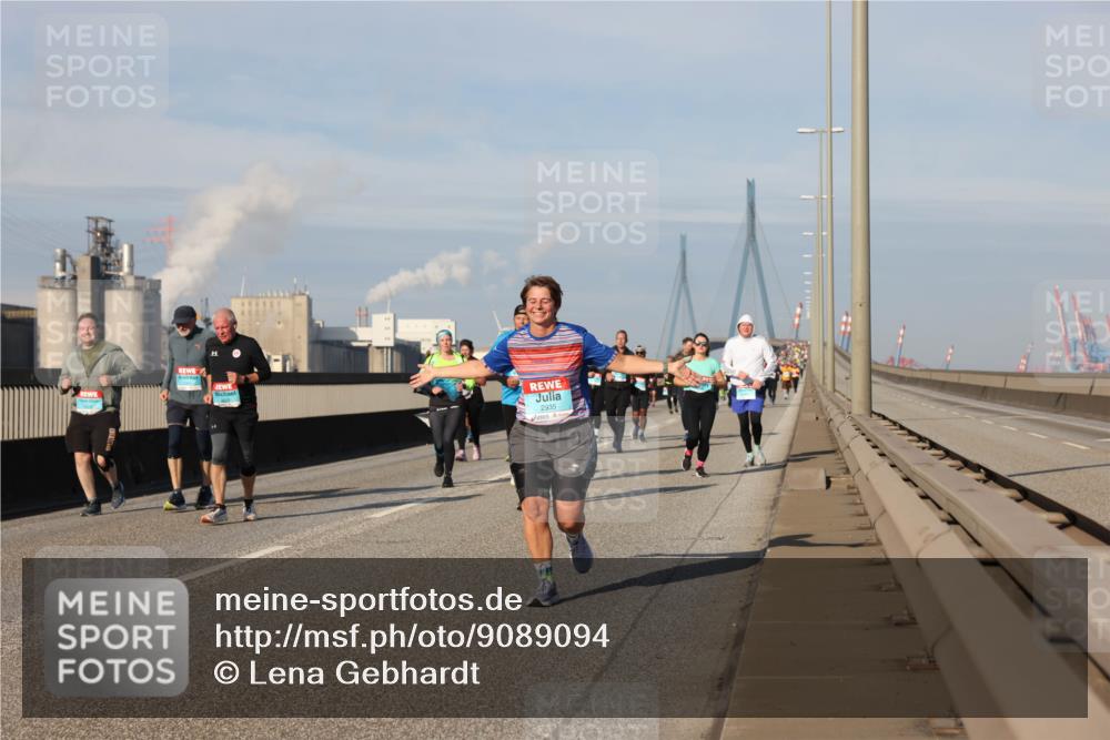 03.10.2025 - Köhlbrandbrückenlauf Lena Gebhardt http://msf.ph/oto/9089094 03.10.2025 10:07:00 Position 2 2935 meine-sportfotos.de