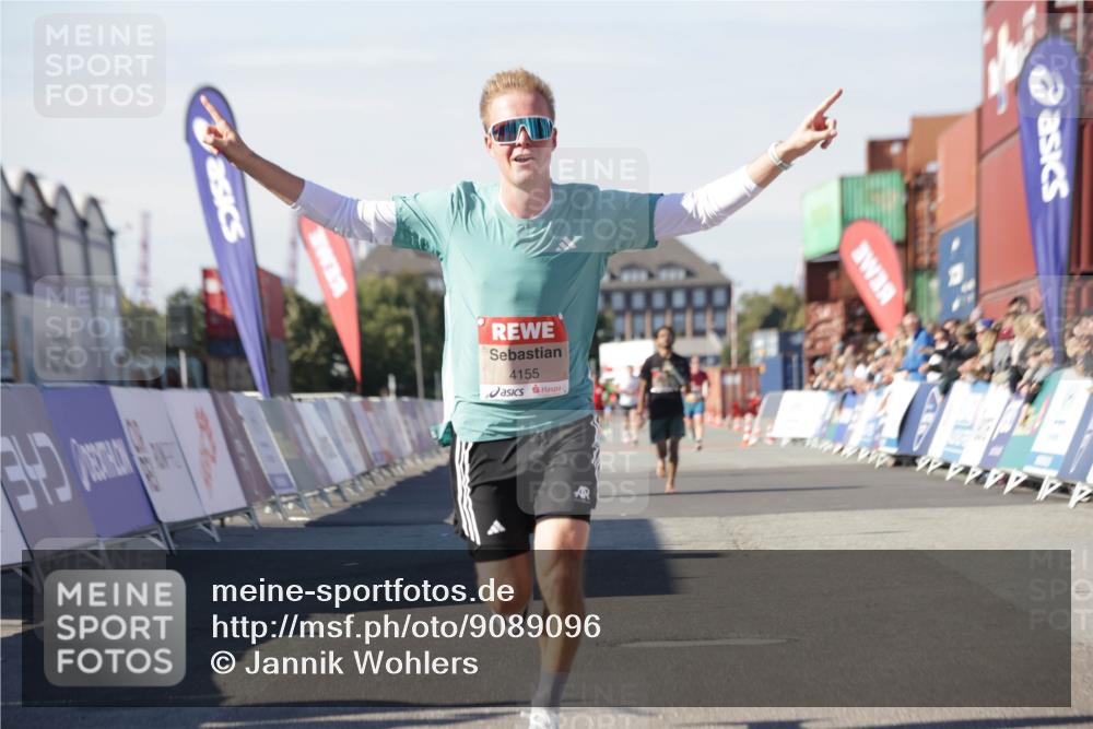 03.10.2025 - Köhlbrandbrückenlauf Jannik Wohlers http://msf.ph/oto/9089096 03.10.2025 12:53:33 Ziel 4029, 4155, 6241, 6656, 6804 meine-sportfotos.de