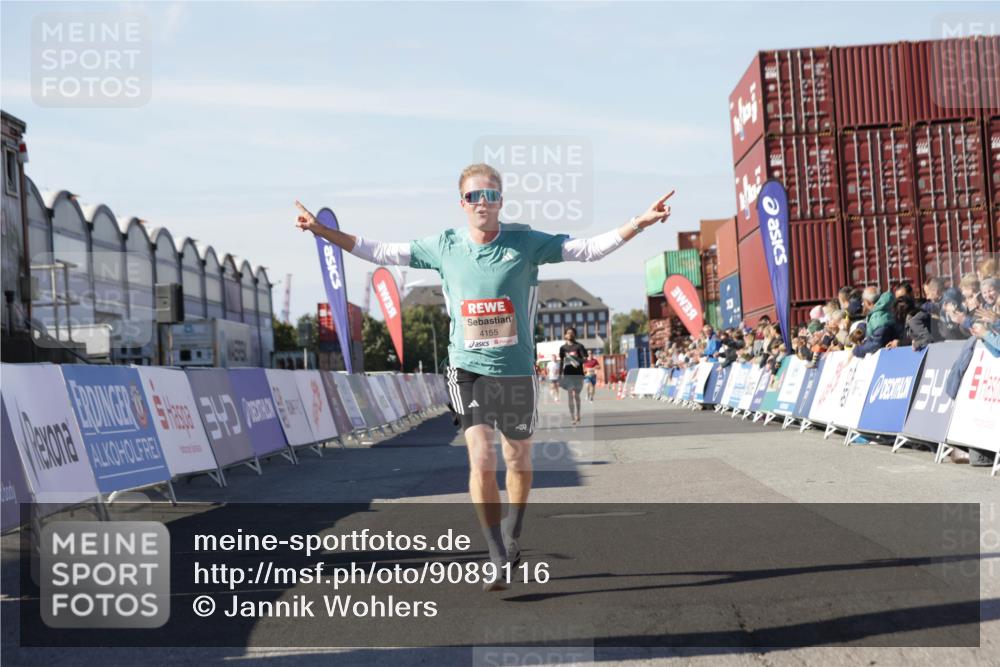 03.10.2025 - Köhlbrandbrückenlauf Jannik Wohlers http://msf.ph/oto/9089116 03.10.2025 12:53:33 Ziel 4029, 4155, 6241, 6656, 6804 meine-sportfotos.de