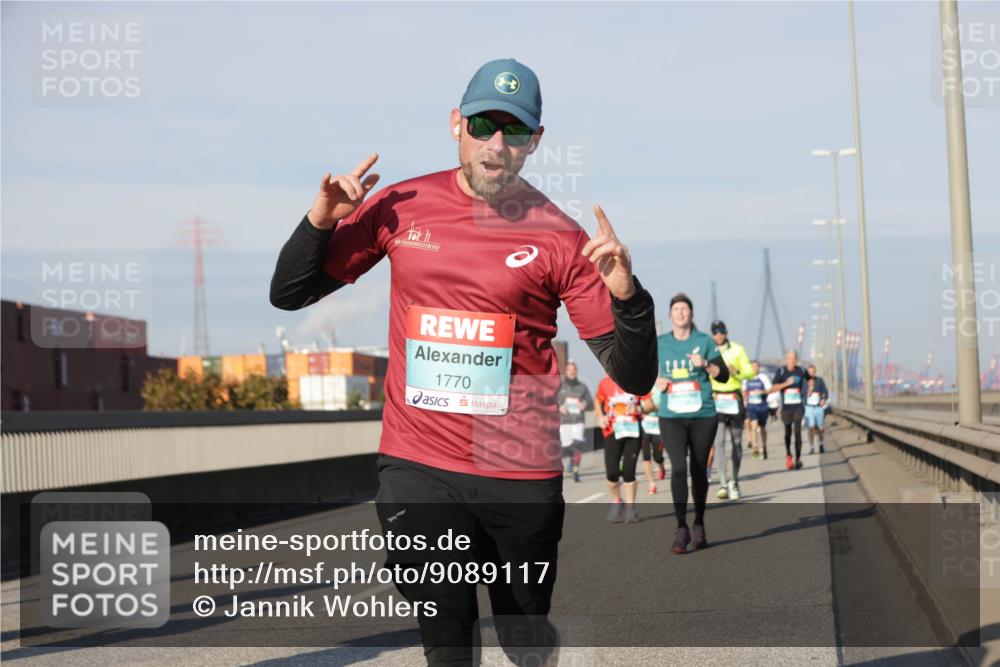 03.10.2025 - Köhlbrandbrückenlauf Jannik Wohlers http://msf.ph/oto/9089117 03.10.2025 09:58:26 Position 3 1770 meine-sportfotos.de