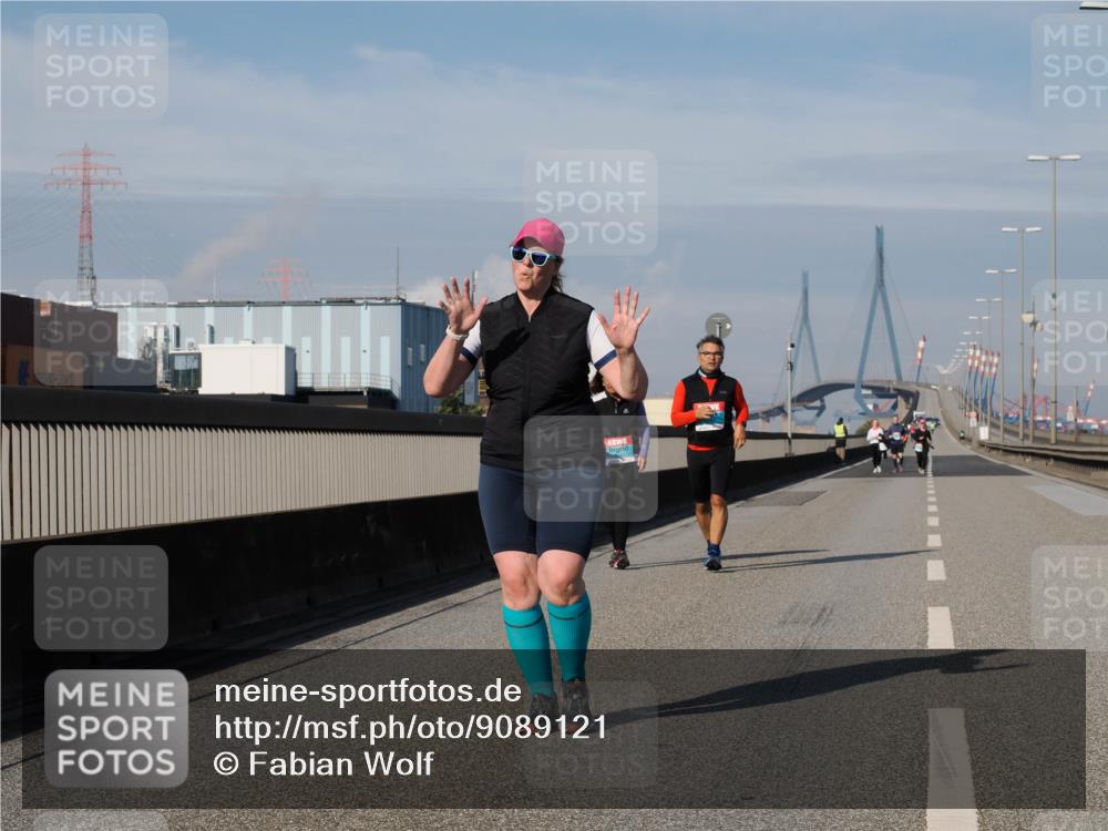 03.10.2025 - Köhlbrandbrückenlauf Fabian Wolf http://msf.ph/oto/9089121 03.10.2025 10:24:41 Position 3  meine-sportfotos.de