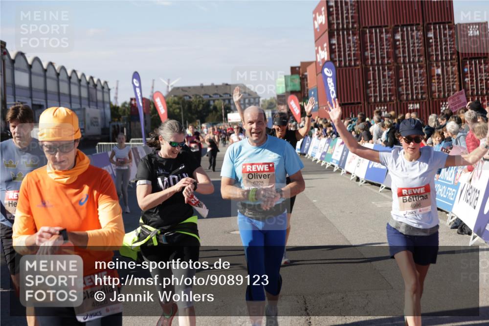 03.10.2025 - Köhlbrandbrückenlauf Jannik Wohlers http://msf.ph/oto/9089123 03.10.2025 13:19:18 Ziel 4143, 4593, 4631, 4632, 4690, 4725, 4727, 4816, 4828, 4876, 4996, 5443, 5451, 5853, 5858, 6057, 6088, 6225, 6226, 6230, 6576 meine-sportfotos.de