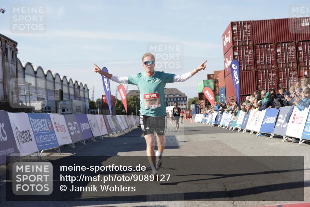 03.10.2025 - Köhlbrandbrückenlauf Jannik Wohlers http://msf.ph/oto/9089127 03.10.2025 12:53:33 Ziel 4029, 4155, 6241, 6656, 6804 meine-sportfotos.de