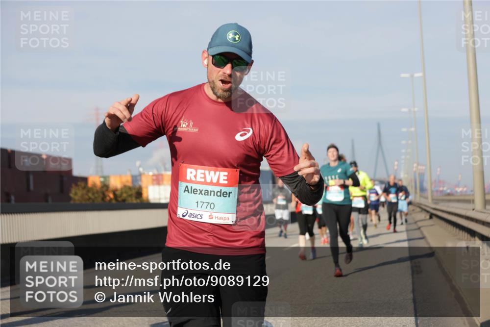 03.10.2025 - Köhlbrandbrückenlauf Jannik Wohlers http://msf.ph/oto/9089129 03.10.2025 09:58:27 Position 3 1770 meine-sportfotos.de