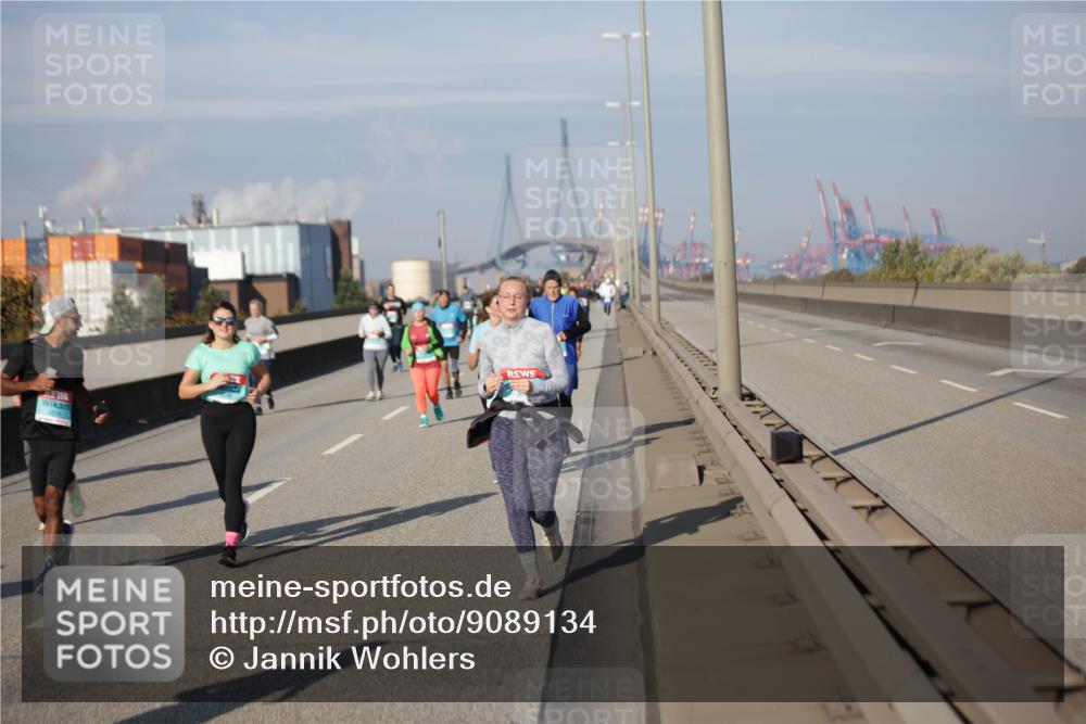 03.10.2025 - Köhlbrandbrückenlauf Jannik Wohlers http://msf.ph/oto/9089134 03.10.2025 10:09:23 Position 3 7 meine-sportfotos.de