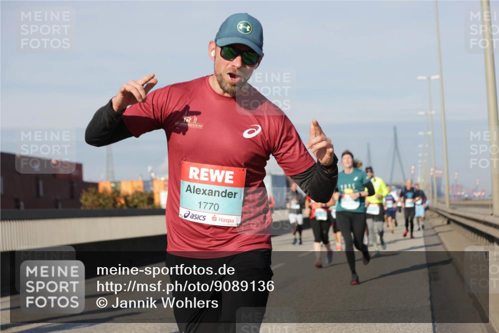 03.10.2025 - Köhlbrandbrückenlauf Jannik Wohlers http://msf.ph/oto/9089136 03.10.2025 09:58:27 Position 3 1770 meine-sportfotos.de