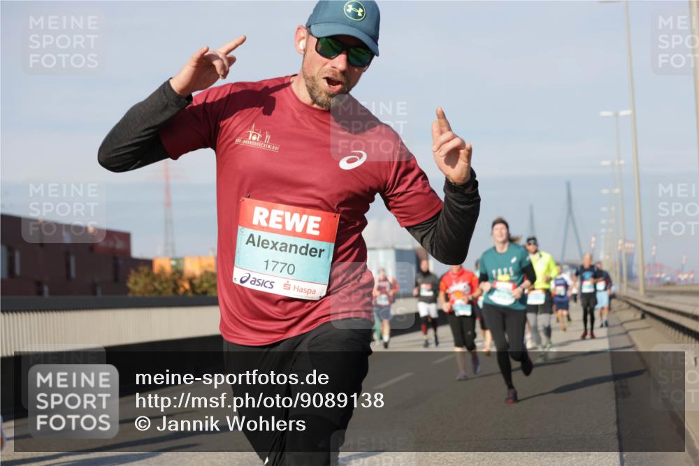 03.10.2025 - Köhlbrandbrückenlauf Jannik Wohlers http://msf.ph/oto/9089138 03.10.2025 09:58:27 Position 3 1770 meine-sportfotos.de