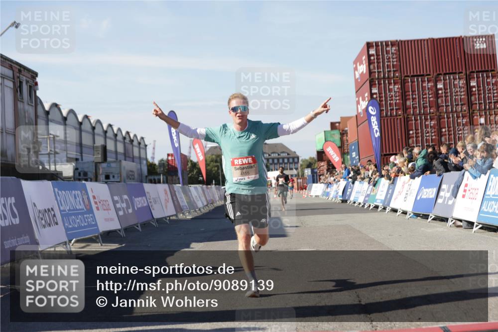 03.10.2025 - Köhlbrandbrückenlauf Jannik Wohlers http://msf.ph/oto/9089139 03.10.2025 12:53:33 Ziel 4029, 4155, 6241, 6656, 6804 meine-sportfotos.de