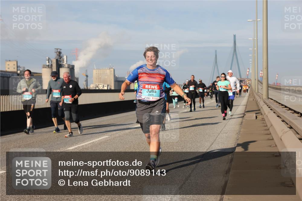 03.10.2025 - Köhlbrandbrückenlauf Lena Gebhardt http://msf.ph/oto/9089143 03.10.2025 10:07:01 Position 2 2935 meine-sportfotos.de