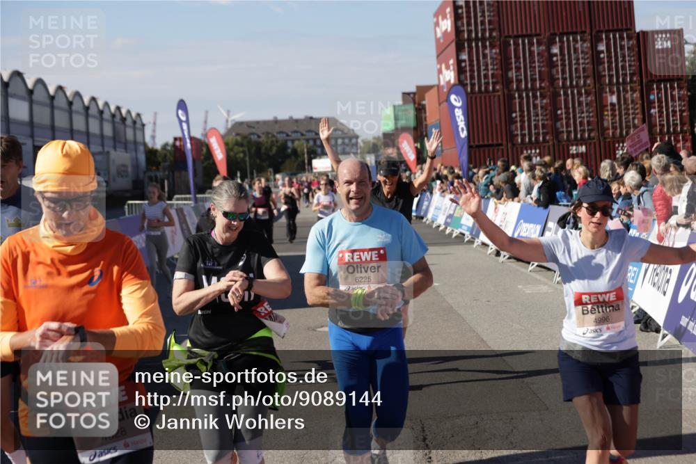03.10.2025 - Köhlbrandbrückenlauf Jannik Wohlers http://msf.ph/oto/9089144 03.10.2025 13:19:18 Ziel 4143, 4593, 4631, 4632, 4690, 4725, 4727, 4816, 4828, 4876, 4996, 5443, 5451, 5853, 5858, 6057, 6088, 6225, 6226, 6230, 6576 meine-sportfotos.de